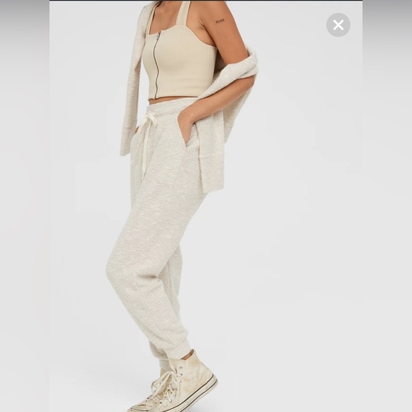 NWOT Offline by Aerie snowday textured cream color jogger M - Picture 4 of 13